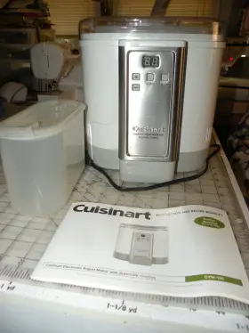 Cuisinart Cmy-100 Cym-100 Electronic Yogurt Maker With Automatic Cooling And Detachable Cord