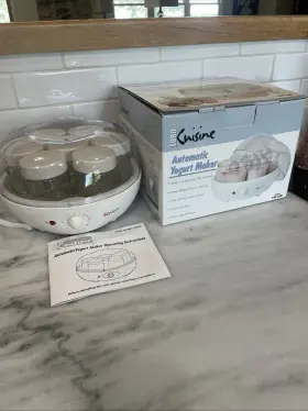 Euro Cuisine 885122160692 Ym100 Automatic Yogurt Maker 7oz/6oz Glass Jars 15-hour Operation